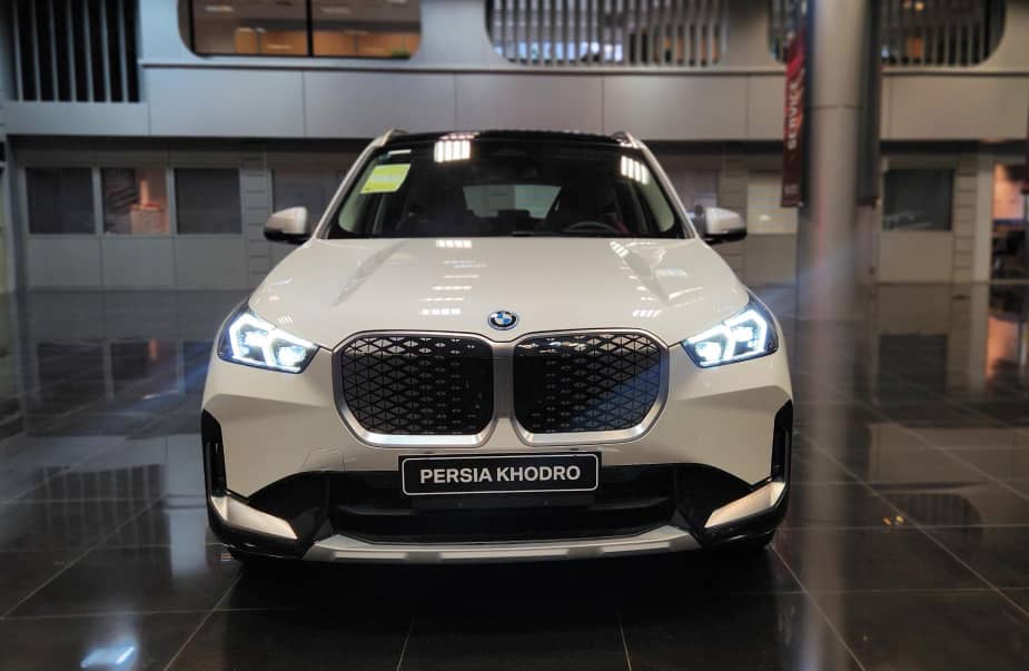 BMW iX1