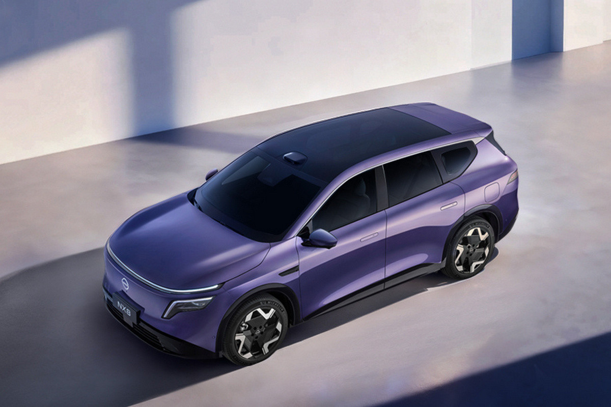 نیسان NX8